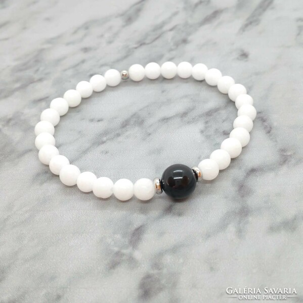 Jade and onyx mineral bracelet with stainless steel spacer
