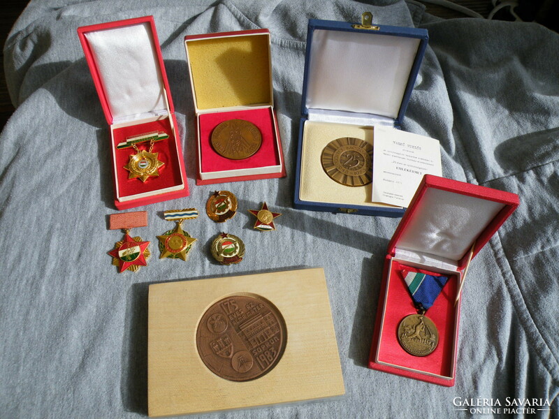 Uk0272 bronze medals and awards collection free post