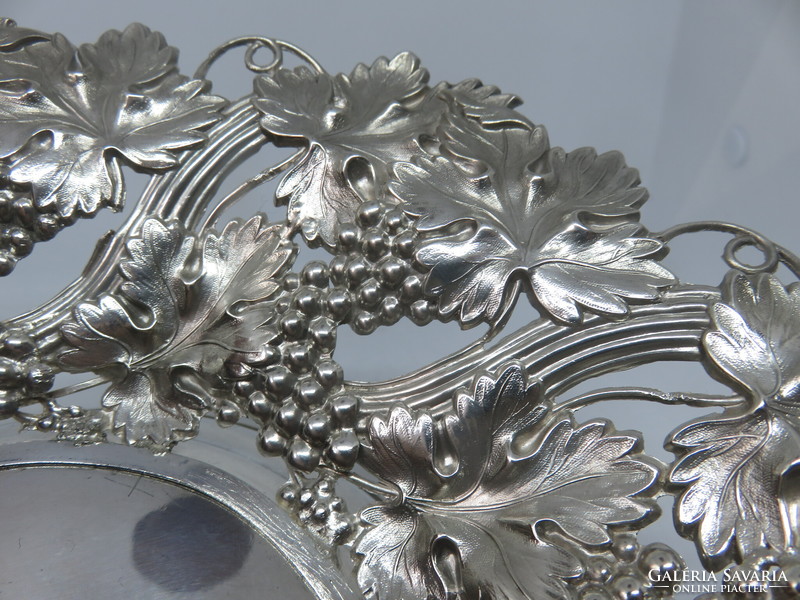 Gyönyörű bécsi 13 latos antik ezüst gyümölcskínáló tál