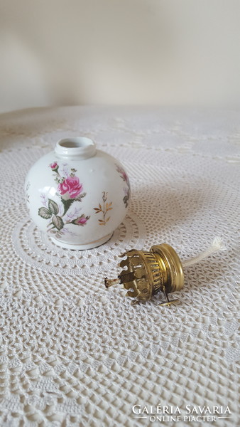 Rózsás,kis porcelán petróleumlámpa