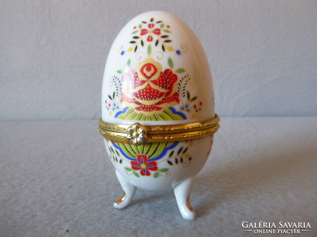Ékszertartó porcelán tojás .