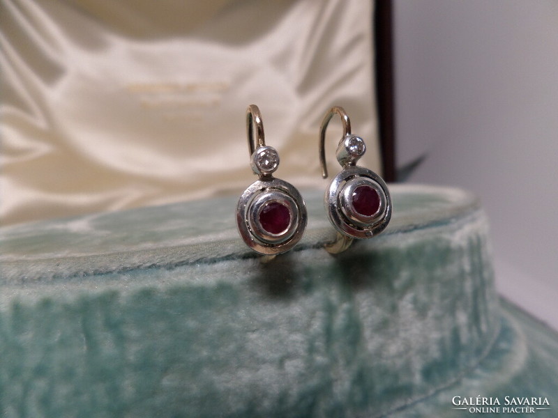 Art deco antique gold buton earrings with a pair of rubies and brils