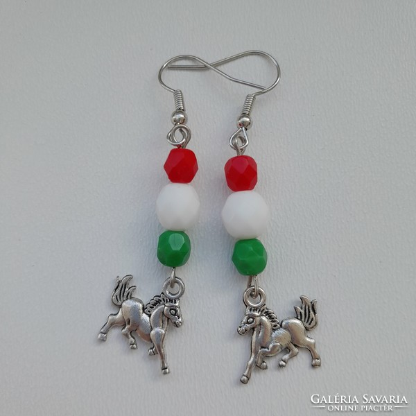 Horse earrings in national colors