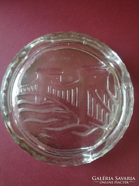 Chain bridge patterned glass ashtray, ashtray