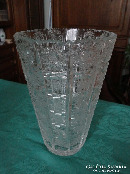 Lead crystal vase /6/