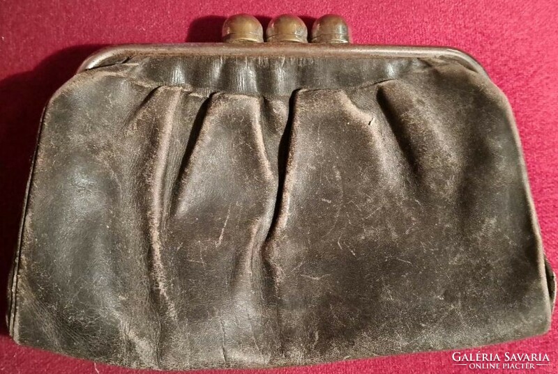 Antique art deco leather reticle