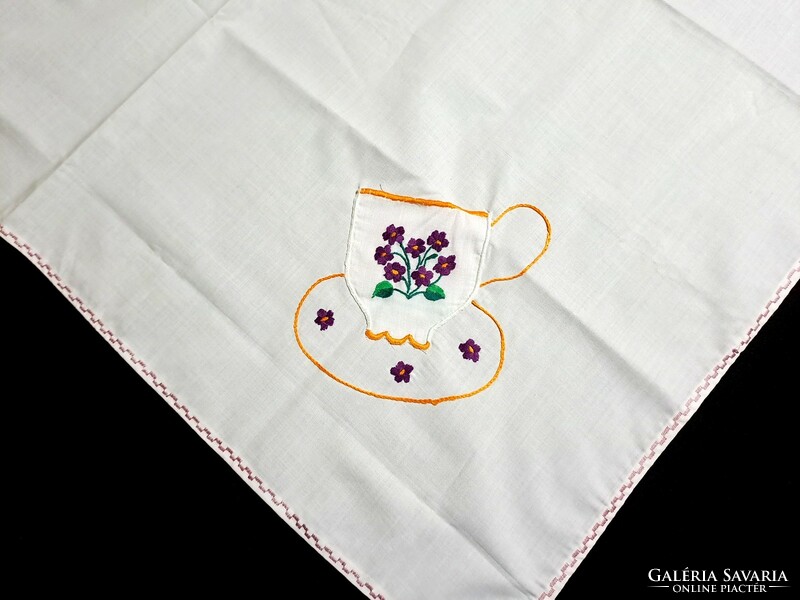Special tablecloth embroidered with a violet flower pattern with 4 napkins, size on the pictures