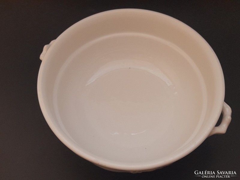 Fehér porcelán pogácsás, koma tál, plasztikus díszítéssel, 20,3 cm