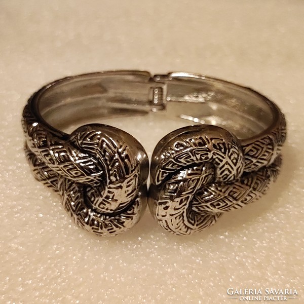 Impressive new metal bracelet with silver and antique effect