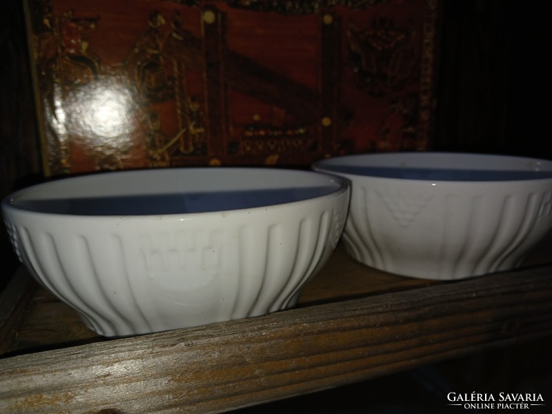 2 small old porcelain bowls