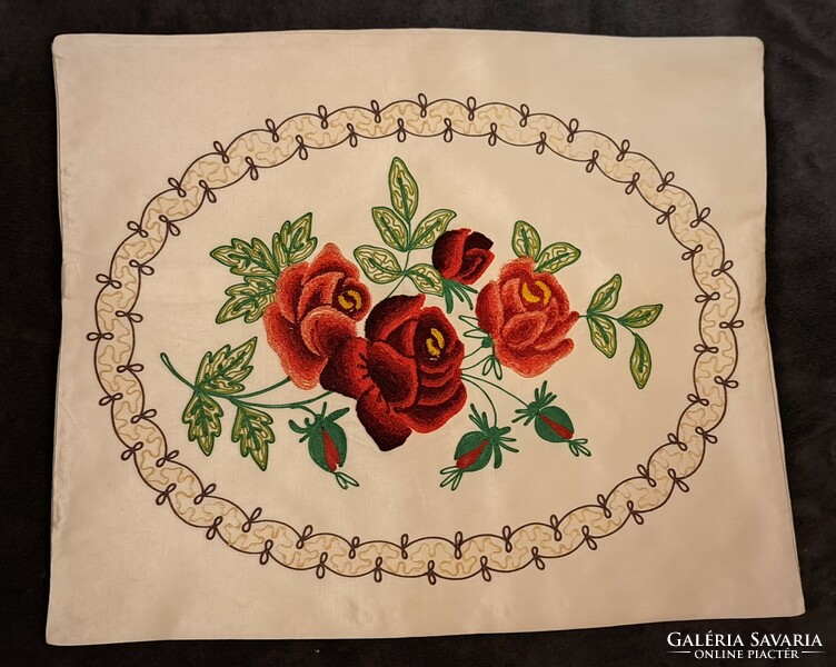 Old embroidered decorative pillow (l4513)