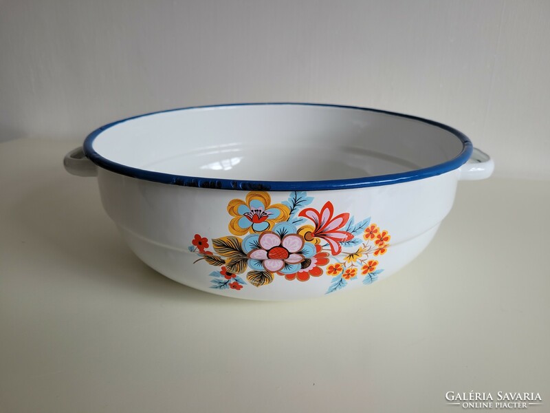 Old 32 cm enameled flower patterned enameled large bowl with feet, vintage decoration