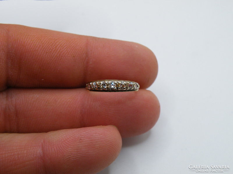 UK0305 9 karátos arany gyűrű áttetsző kövekkel