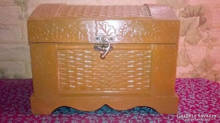 Wooden storage box, small chest