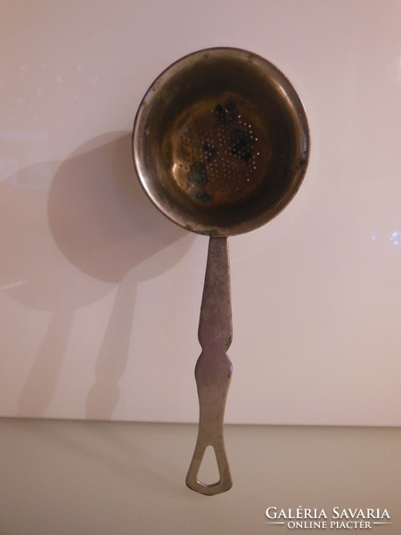 Tea strainer - 20 x 7.5 x 5 cm - antique - alpaca - English - needs cleaning - flawless