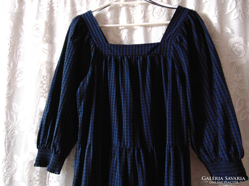 Fekete-kék kockás hosszú női pamut ruha