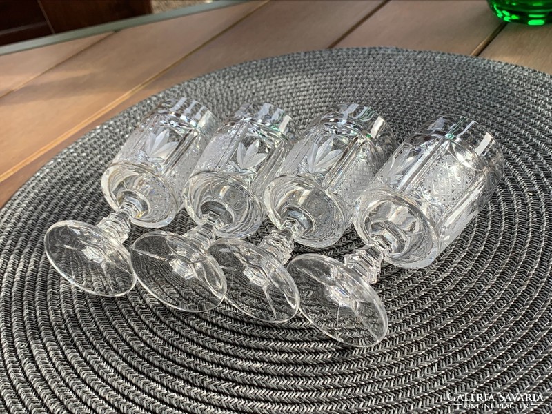 Retro crystal short drinking glass, total of 4. Brandy glasses