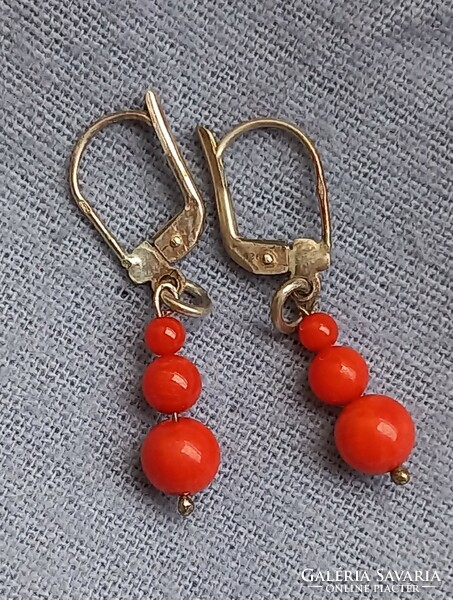 Noble coral with silver earrings