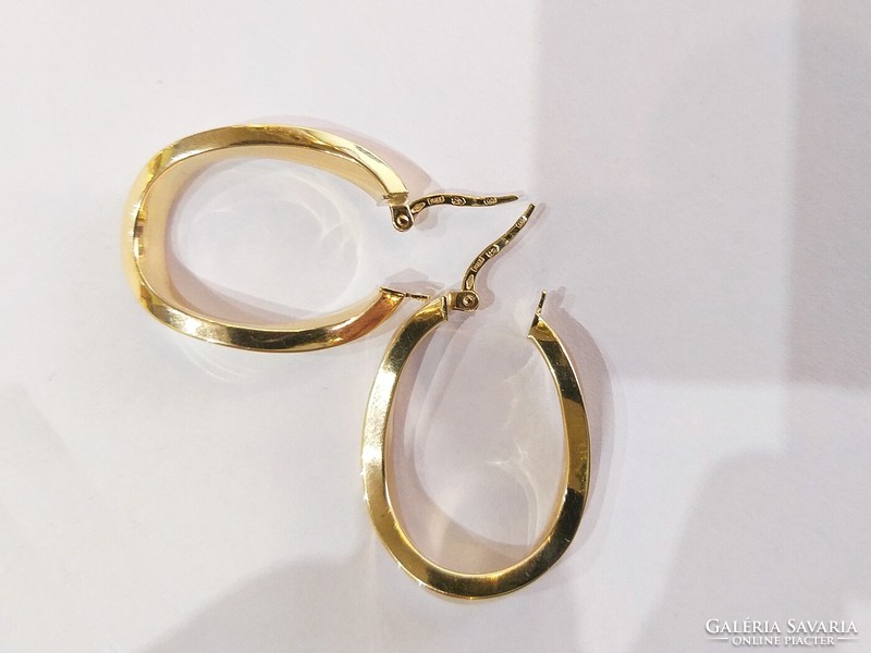 14 Carat gold, 3.82g special wavy hoop earrings (no.: 24/86.)