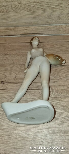 Zsolnay nude with a bowl