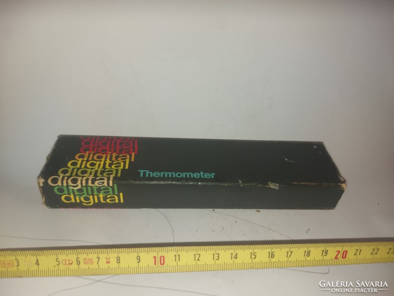 Vintázs " Digital thermometer", szobai hőmérő, hőre világosodó számokkal, alumínium testtel