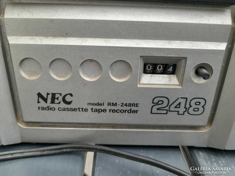 Retro működő kazettás magnó-rádió