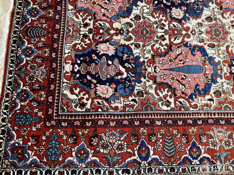 Irani Baktiar collectable perzsaszőnyeg 275x200cm