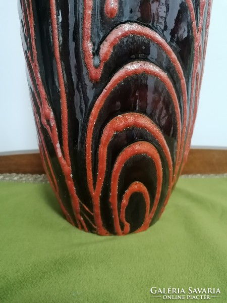 Csizmadia Margit /1925-1991 /iparművészeti kerámia padló váza