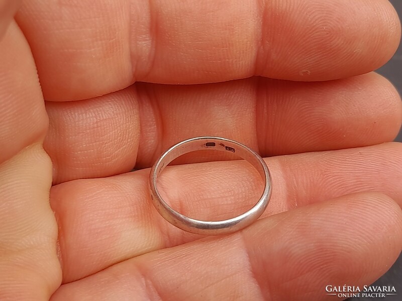 Vékony ezüst karika gyűrű