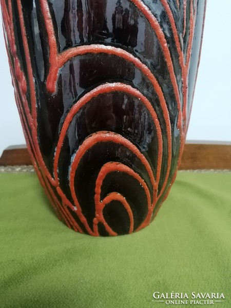 Csizmadia Margit /1925-1991 /iparművészeti kerámia padló váza
