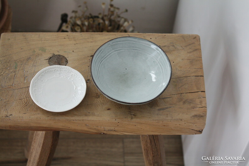 2 small bowls - beautiful, flawless