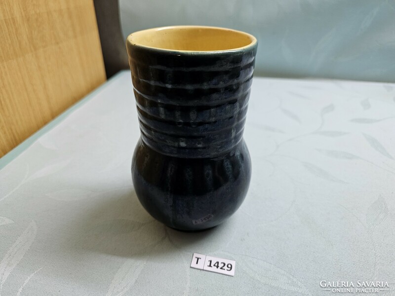 T1429 pond head vase 16 cm