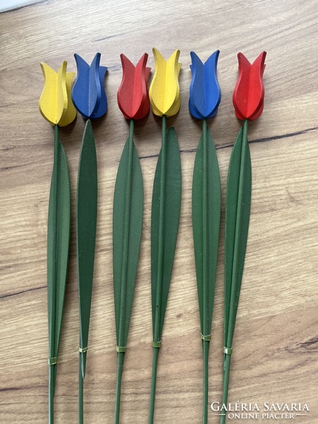 6 wooden tulips