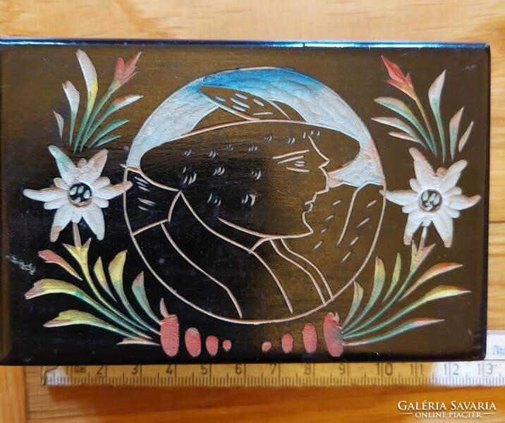 Carved wooden box, cigarette holder, jewelry holder. Tyrolean boy pattern. (Even with free delivery)
