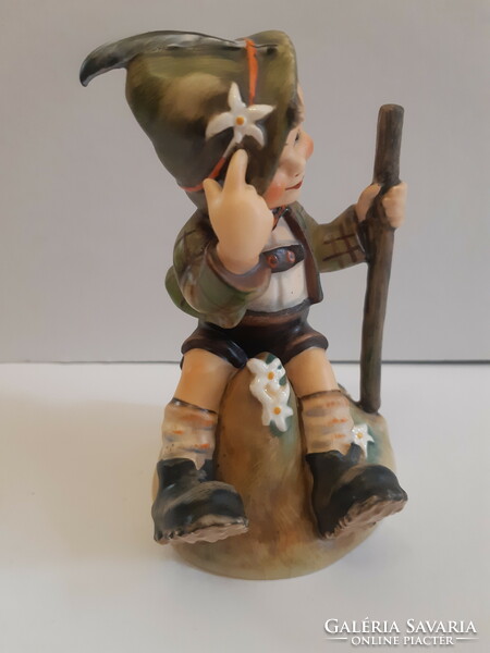 Hummel Goebel 315 "Mountaineer" a kis hegymászó porcelán fajansz figura