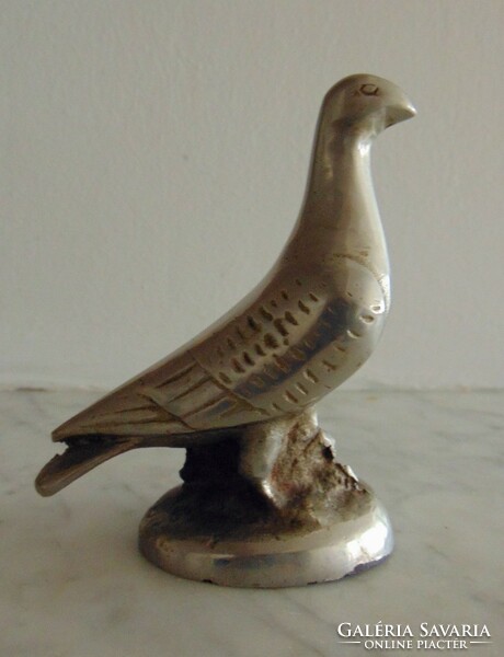 Old iron pigeon