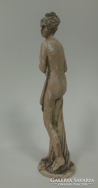Törölköző női akt, 32 cm magas szobor