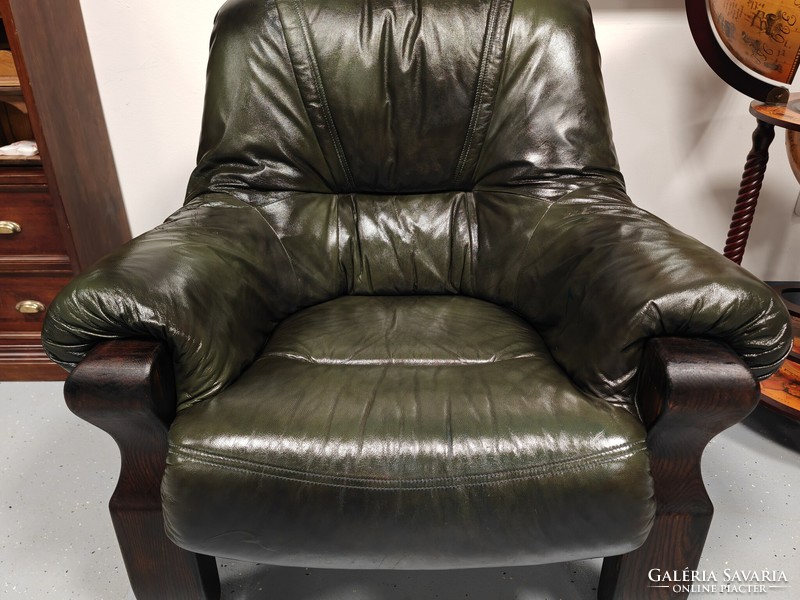 Nagyon kényelmes , szép  állapotú rusztikus nagyméretű klasszikus valódi bőr fotel