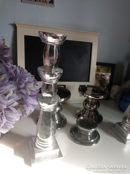 Also 5 pieces of spectacular silver-colored wood and ceramic candle holders 35 cm high,