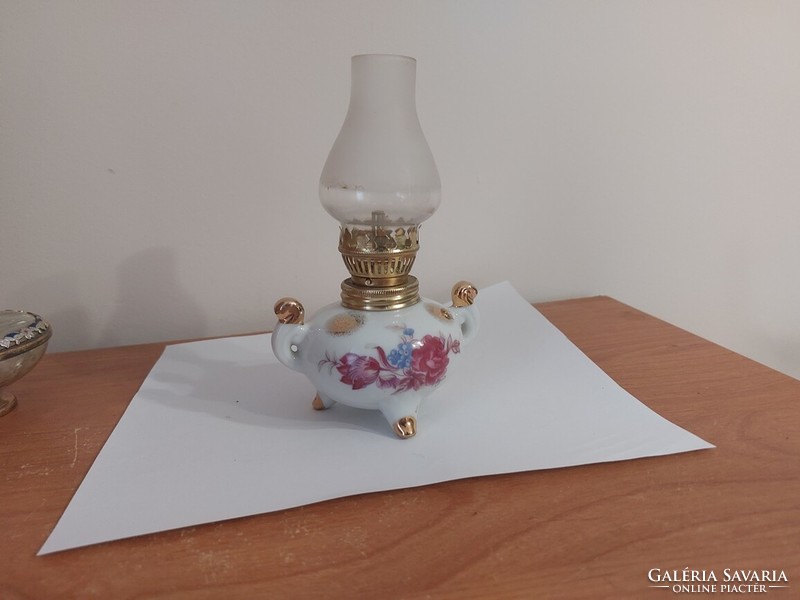 (K) porcelán petróleum lámpa