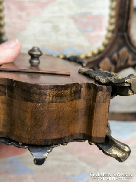 Asztali óra,kis méretű,fa óra réz díszített Bull jellegű miniatűr ! Zsebóra szerkezet