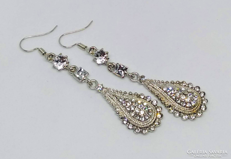 18K white gold plated (wgp) earrings with white cz crystals
