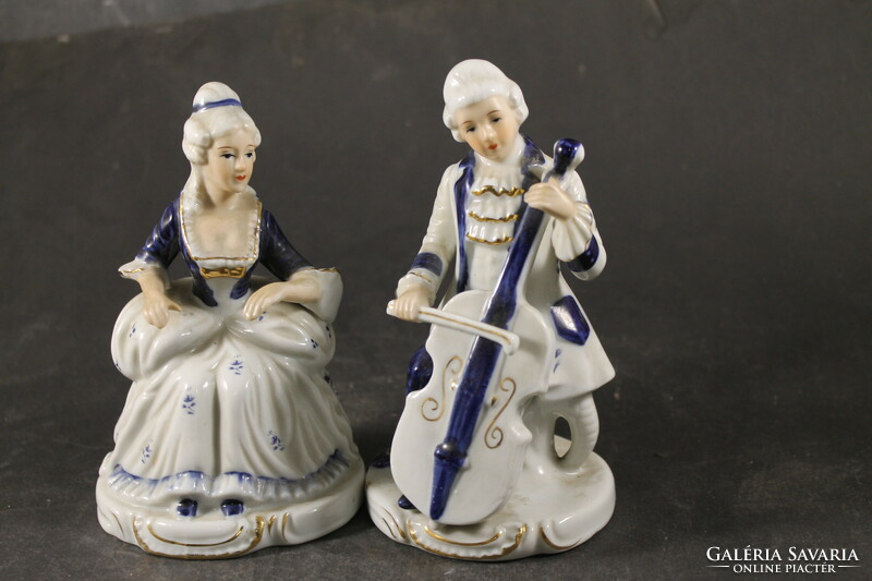 Baroque porcelain pair 995