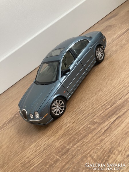 Jaguar s type (1999) maisto 1:18 model car