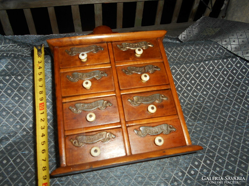 8 fiókos--  antik fa fűszertartó-fém tábla, porcelán gombok