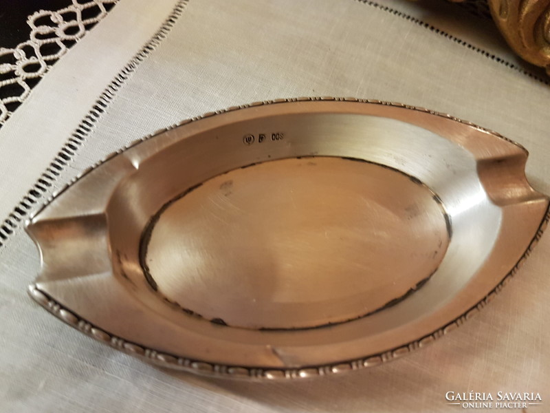 Antique silver ashtray with fineness mark 800 and mark with a beautiful engraved edge disc