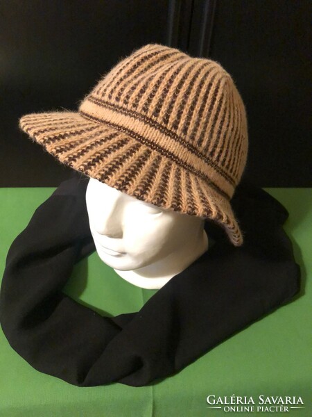 Elegant women's hat with black scarf
