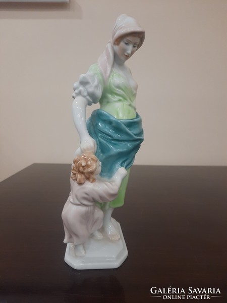 Herend porcelain motherhood, mother with child figurine
