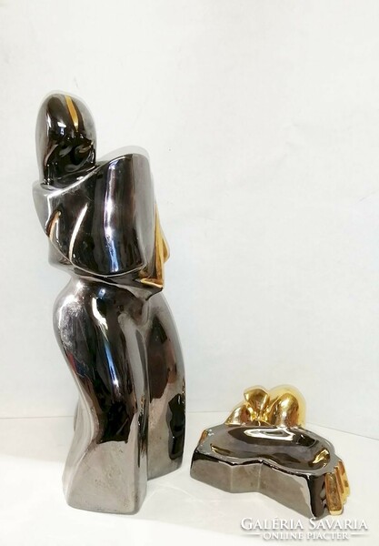 Art deco ashtray and statue vase apulum, signed porcelain artefact