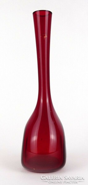 1Q777 Arthur Percy Gullaskruf ruby colored Scandinavian glass vase 24.5 Cm